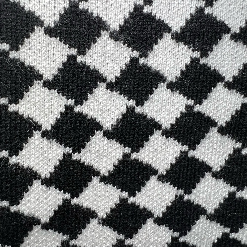 Rebdolls Black and White V-Neck Sweater - Picture 5 of 5